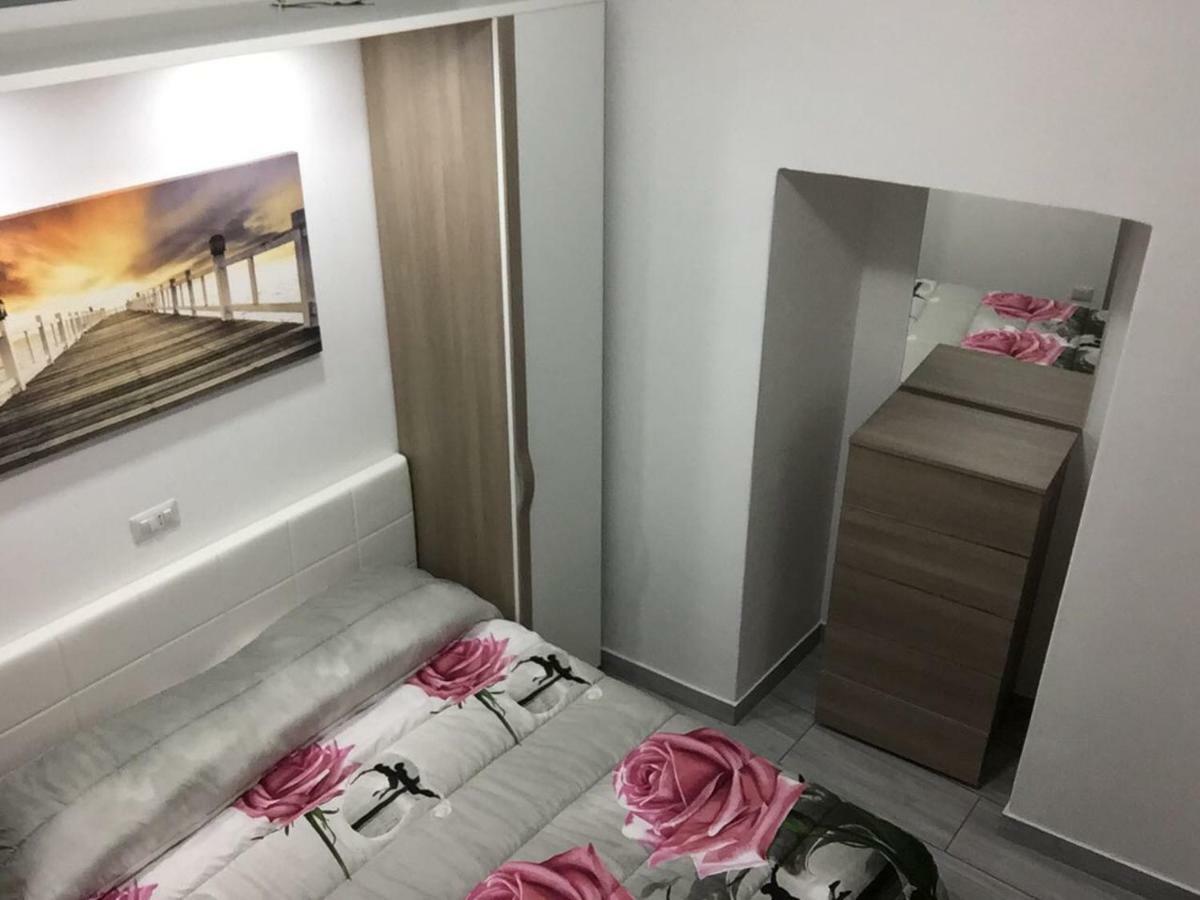דירות אצ'רה Alloggio Tulipano מראה חיצוני תמונה